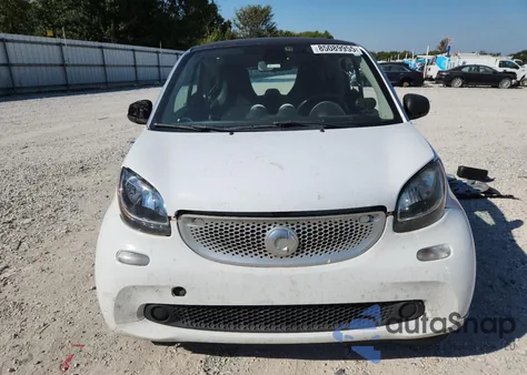 2016 Smart Fortwo z USA, uszkodzony, nr VIN WMEFJ5DA7GK137783